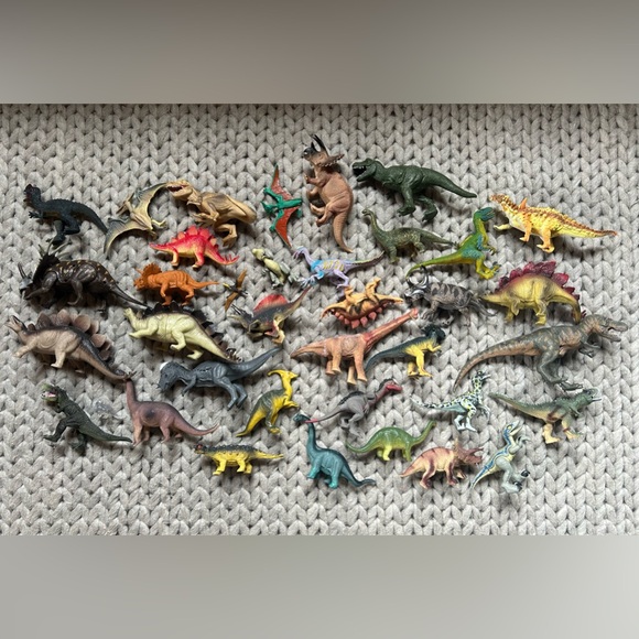 Toy Dinosaurs - Picture 1 of 1